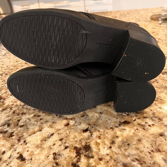 Heeled Lace Booties - Picture 3 of 4